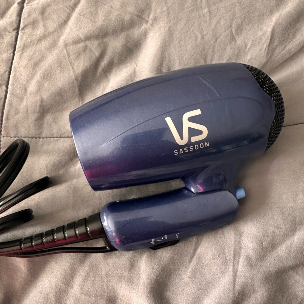 vidal sassoon blue hair dryer with folding handle